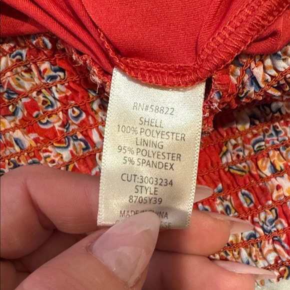 Max Studio Floral Patterned Top - Picture 6 of 6